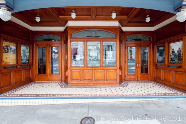 minor_theater_17mm_f11-1